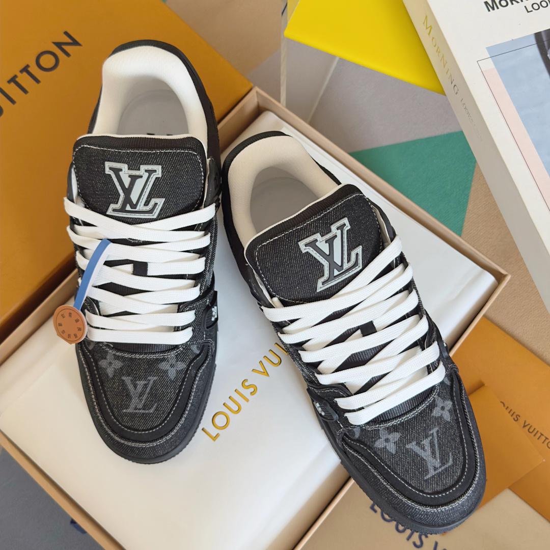 顶级版本:情侣款
LV 路易威登L家 驴牌 Trainer系列 情侣款 休闲 运动鞋 滑板鞋
原版购入开