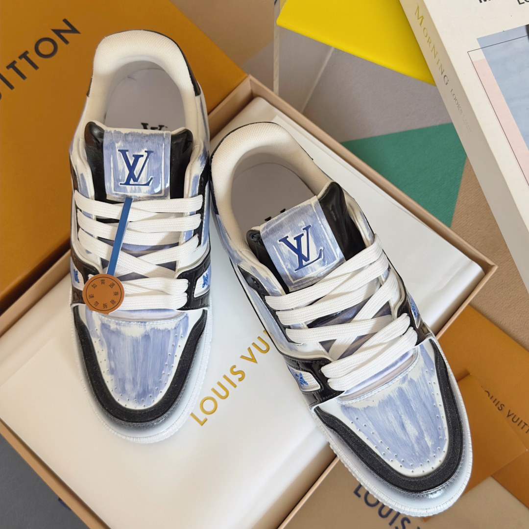 顶级版本:情侣款
LV TARINE路易威登L家 驴牌 情侣款 休闲 运动鞋 滑板鞋
原版购入开发 做货