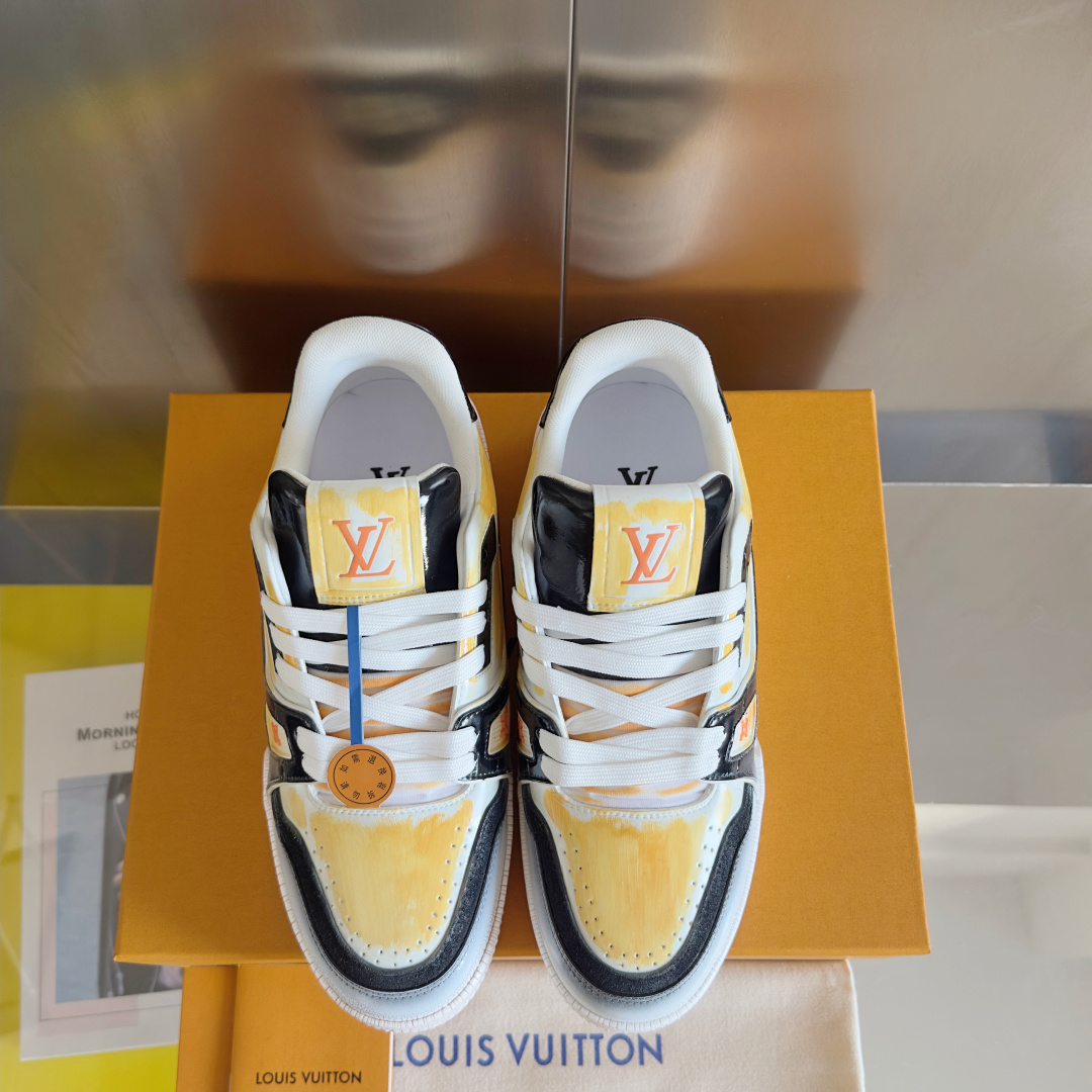 顶级版本:情侣款
LV TARINE路易威登L家 驴牌 情侣款 休闲 运动鞋 滑板鞋
原版购入开发 做货