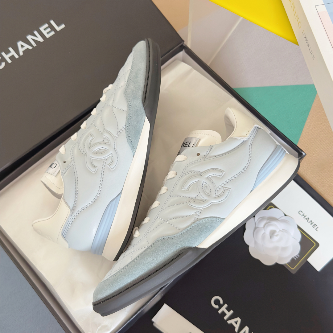顶级版本：
Chanel香奈儿最新款 小香 菱格纹 小羊皮 棒球鞋 网球鞋 黑白 熊猫配色 休闲 运动鞋