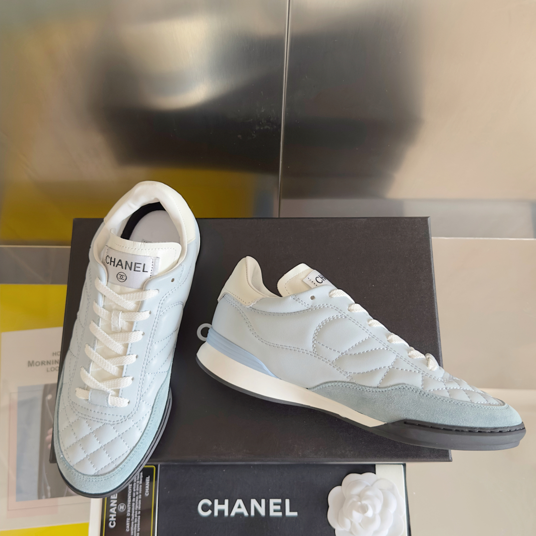 顶级版本：
Chanel香奈儿最新款 小香 菱格纹 小羊皮 棒球鞋 网球鞋 黑白 熊猫配色 休闲 运动鞋