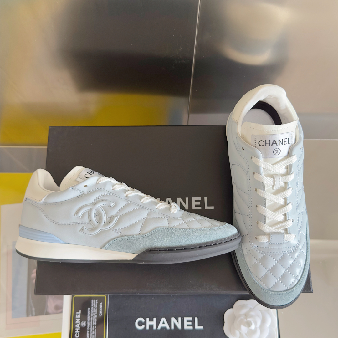 顶级版本：
Chanel香奈儿最新款 小香 菱格纹 小羊皮 棒球鞋 网球鞋 黑白 熊猫配色 休闲 运动鞋