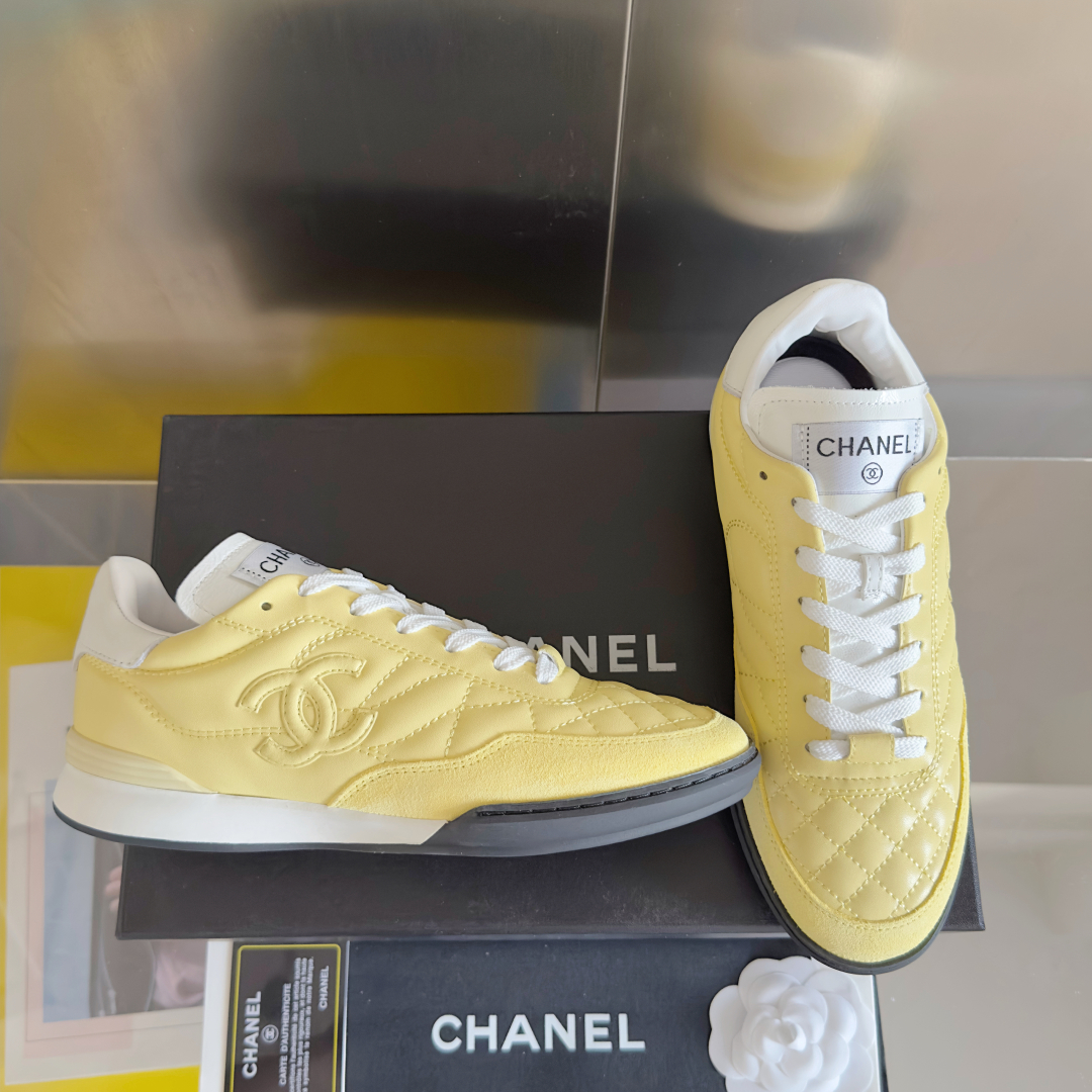 顶级版本：
Chanel香奈儿最新款 小香 菱格纹 小羊皮 棒球鞋 网球鞋 黑白 熊猫配色 休闲 运动鞋