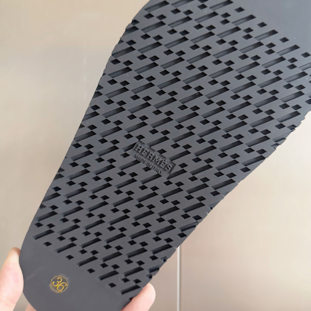 顶级版本：情侣款 
Hermes爱马仕 Key系列 情侣款 厚底 包头拖 穆勒鞋 拖鞋
原版购入开发 做