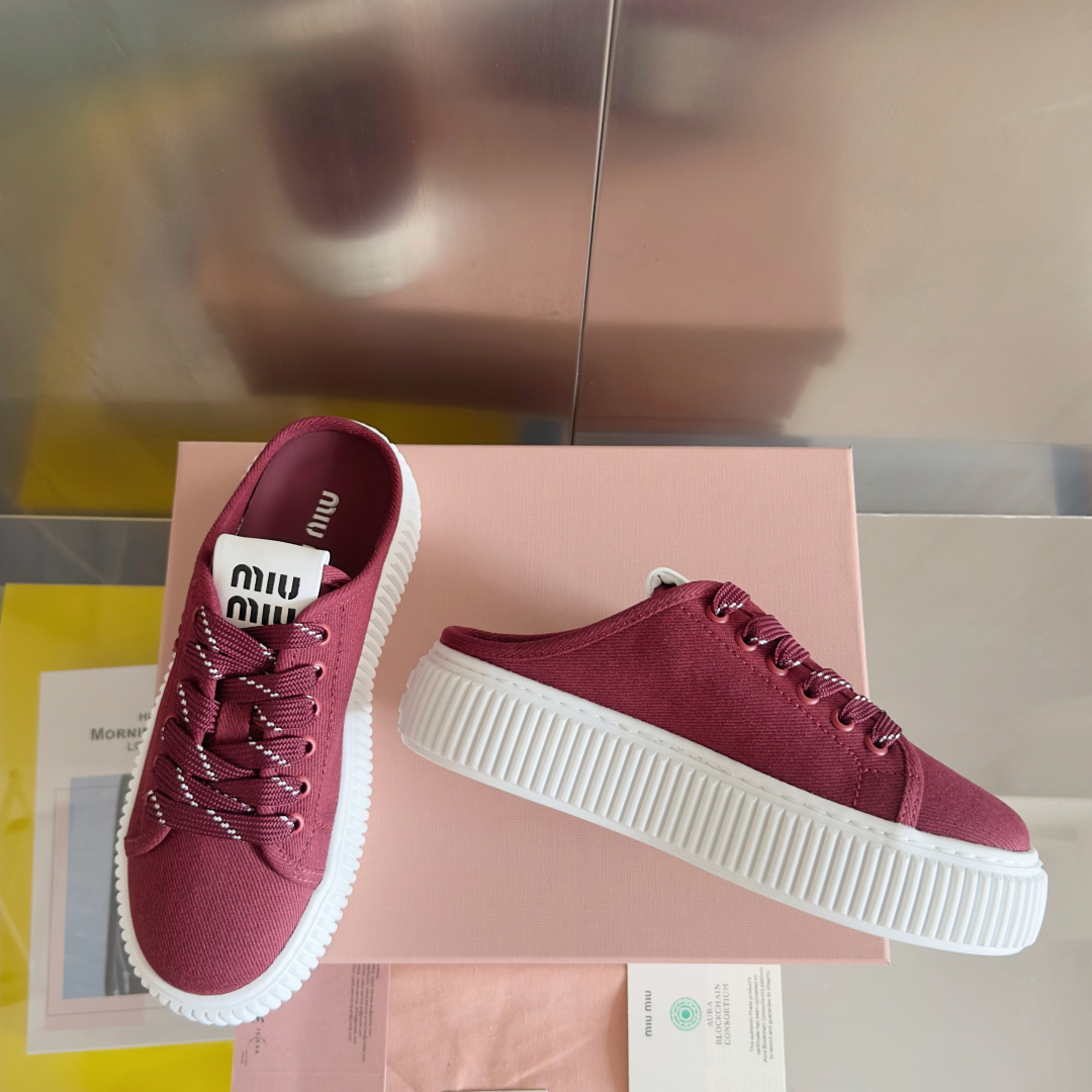 顶级版本：女款
MiuMiu缪缪 最新款 魔术贴 帆布 厚底 饼干鞋 休闲 运动鞋
原版购入开发 做货 
