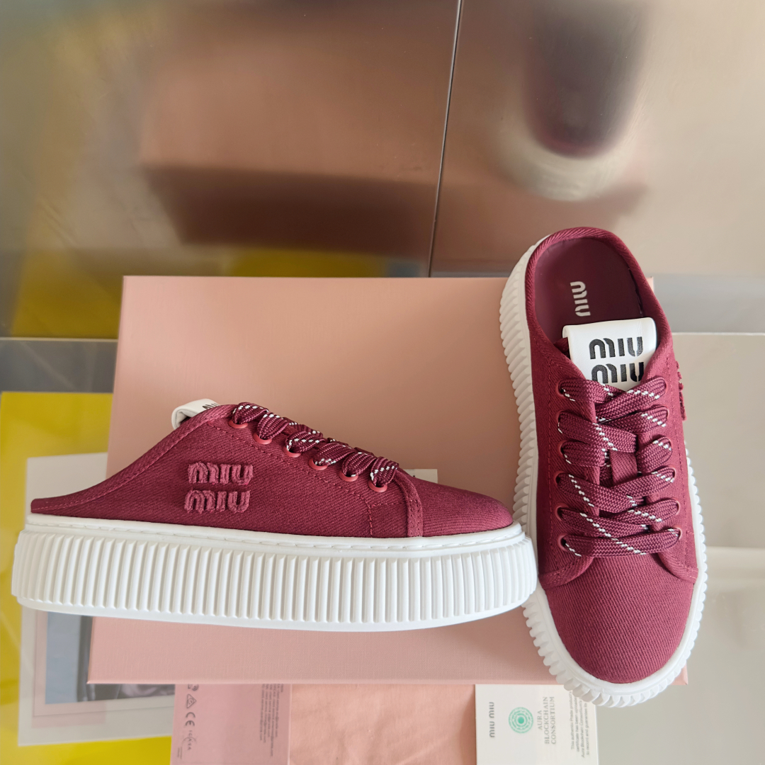 顶级版本：女款
MiuMiu缪缪 最新款 魔术贴 帆布 厚底 饼干鞋 休闲 运动鞋
原版购入开发 做货 