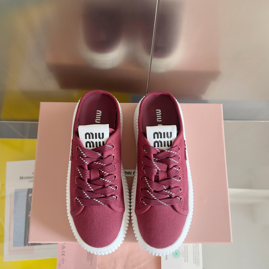 顶级版本：女款
MiuMiu缪缪 最新款 魔术贴 帆布 厚底 饼干鞋 休闲 运动鞋
原版购入开发 做货 