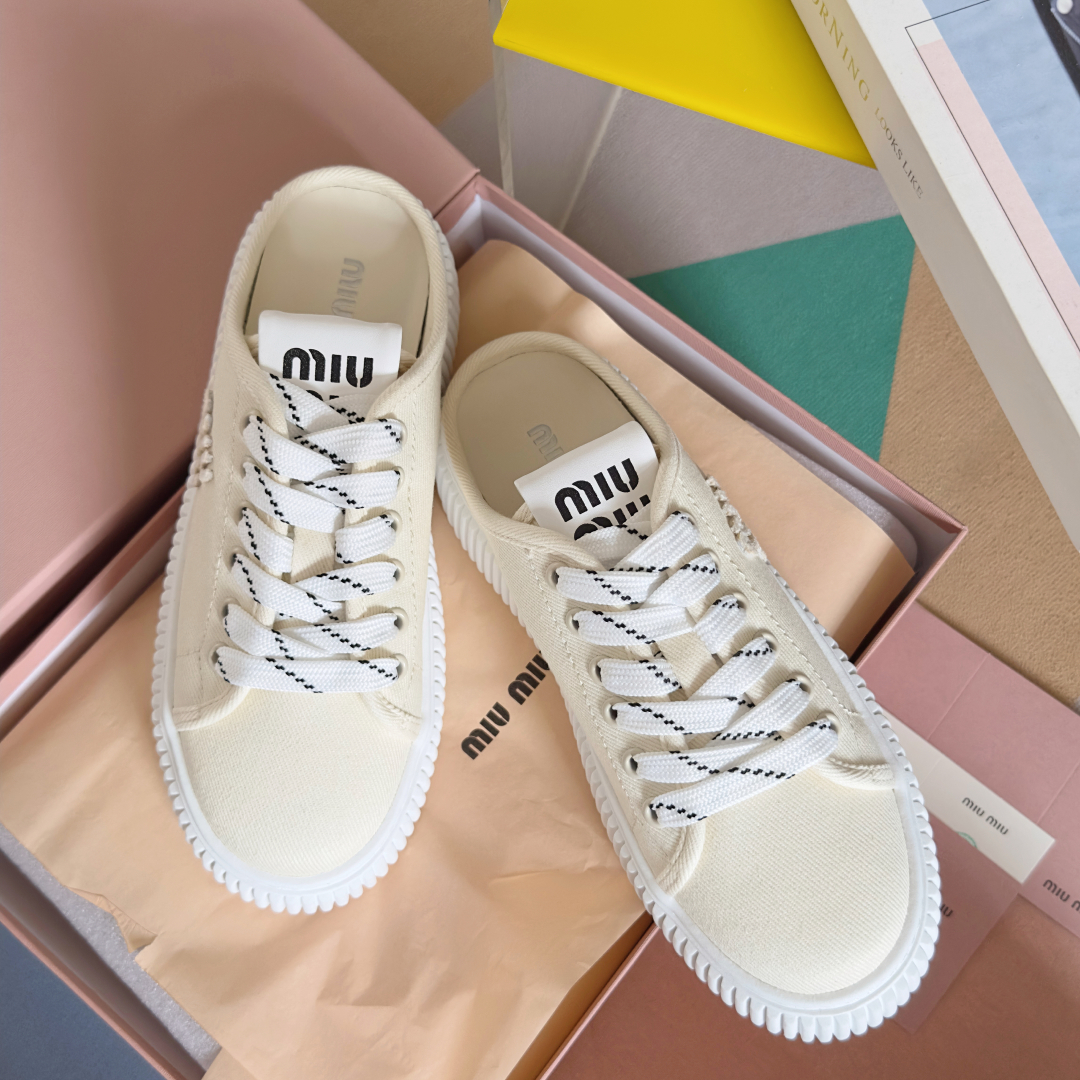 顶级版本：女款
MiuMiu缪缪 最新款 魔术贴 帆布 厚底 饼干鞋 休闲 运动鞋
原版购入开发 做货 