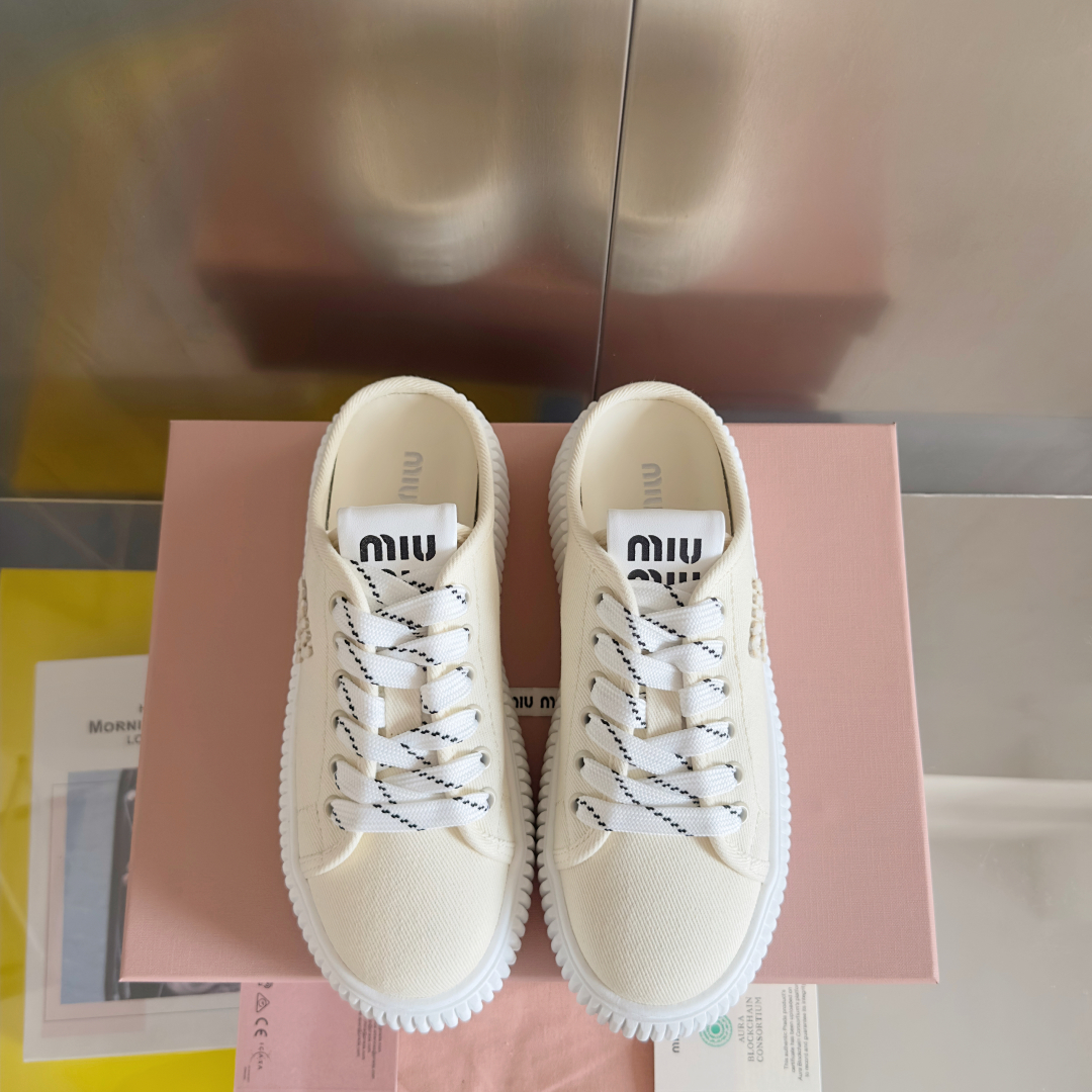 顶级版本：女款
MiuMiu缪缪 最新款 魔术贴 帆布 厚底 饼干鞋 休闲 运动鞋
原版购入开发 做货 