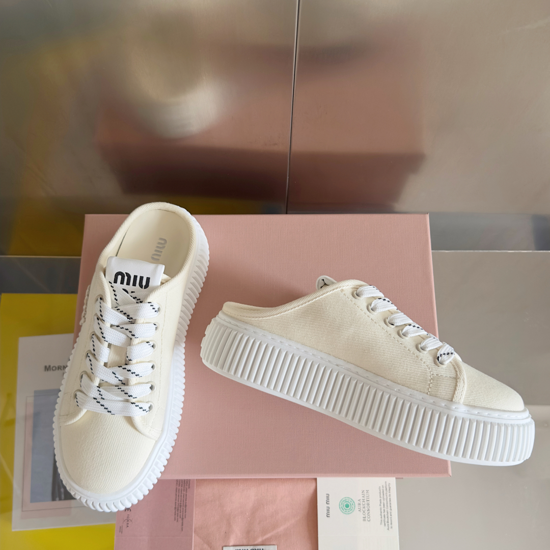顶级版本：女款
MiuMiu缪缪 最新款 魔术贴 帆布 厚底 饼干鞋 休闲 运动鞋
原版购入开发 做货 