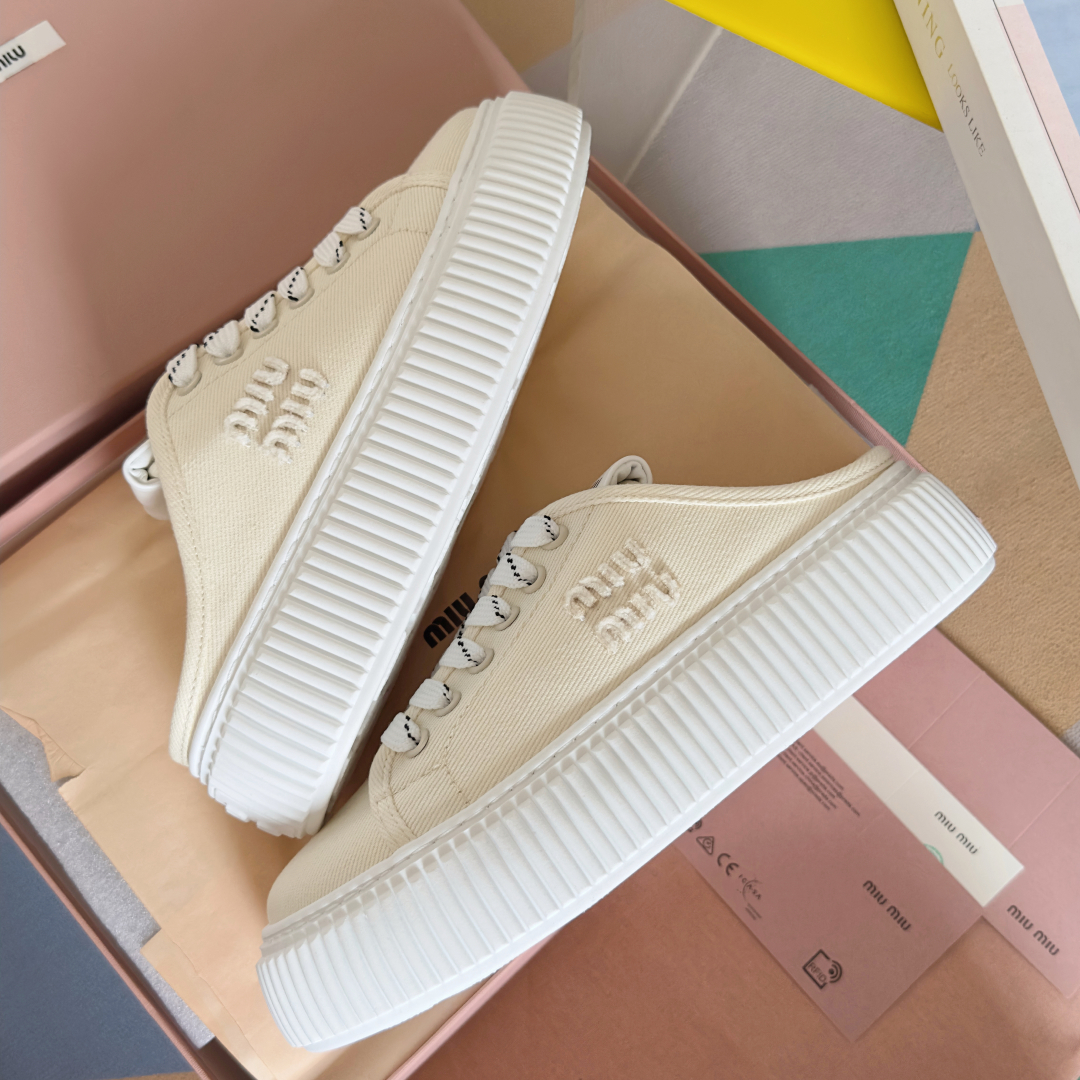 顶级版本：女款
MiuMiu缪缪 最新款 魔术贴 帆布 厚底 饼干鞋 休闲 运动鞋
原版购入开发 做货 