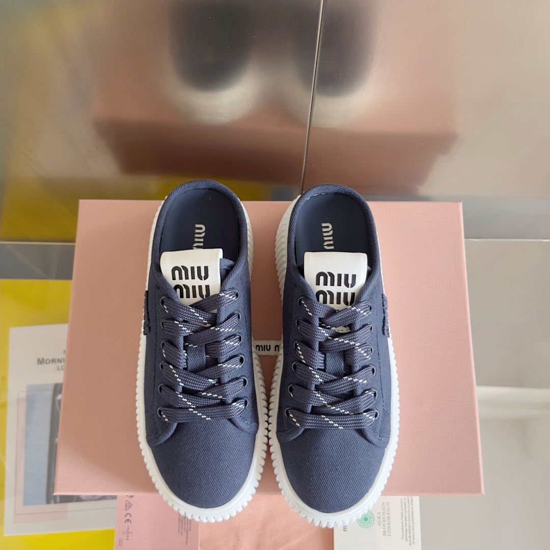 顶级版本：女款
MiuMiu缪缪 最新款 魔术贴 帆布 厚底 饼干鞋 休闲 运动鞋
原版购入开发 做货 