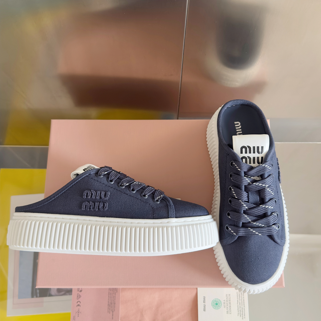 顶级版本：女款
MiuMiu缪缪 最新款 魔术贴 帆布 厚底 饼干鞋 休闲 运动鞋
原版购入开发 做货 