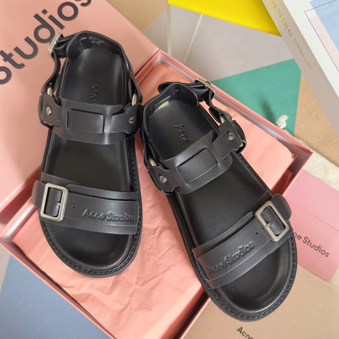 顶级版本：女款
Acne studios 最新 厚底 机车风 罗马 凉鞋
原版购入开发 做货 此款凉鞋饰