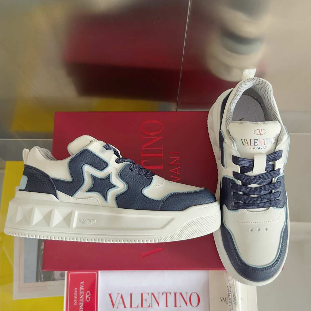 顶级版本：情侣款
VALENTINO华伦天奴 改版PinkPp 情侣款 面包鞋 厚底 休闲 运动鞋
原版