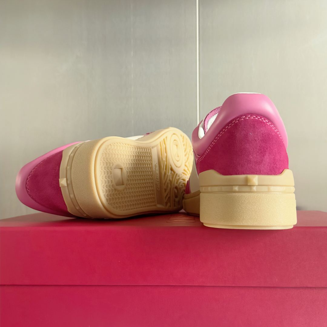 顶级版本：情侣款
VALENTINO华伦天奴V家UPVILLAGE系列 铆钉 情侣款 休闲 运动鞋
原版
