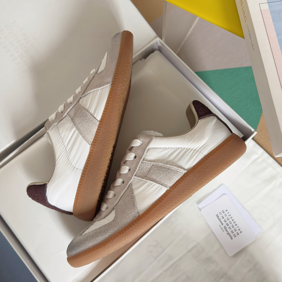 Maison Margiela MM6 Replica Sneakers: Leather Trim, Classic Style 7 cmp i1744551770854 79 0 5