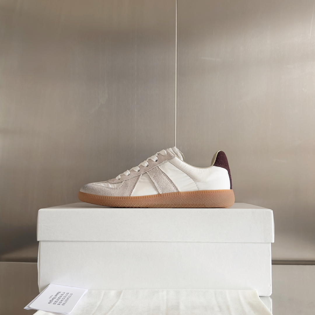 Maison Margiela MM6 Replica Sneakers: Leather Trim, Classic Style 6 cmp i1744551770892 2875 0 4