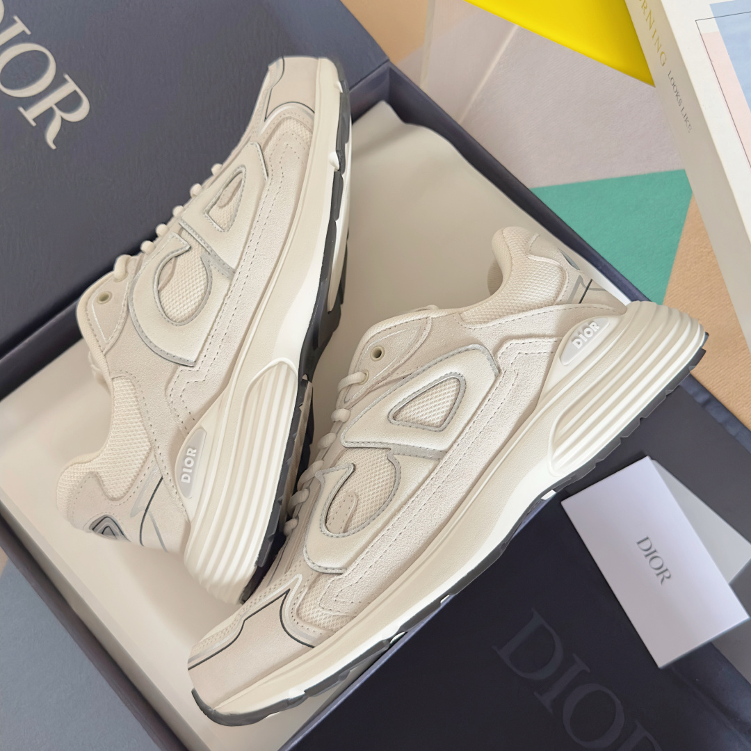 顶级版本:情侣款【莞货】新配色
Dior 迪奥最新配色B30系列 反光 老爹运动鞋
原版9000购入开发