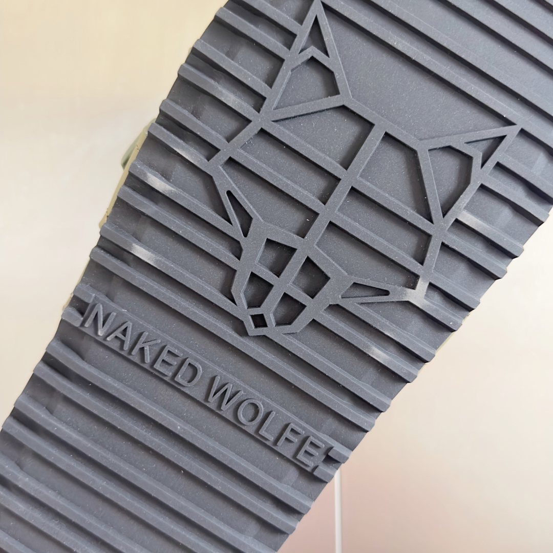 顶级版本：男款
Naked Wolfe 耐科沃夫 英国潮牌 狐狸 厚底 狼头 一字 夹脚 人字 凉拖鞋
