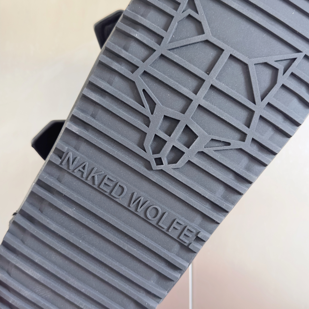 顶级版本：男款
Naked Wolfe 耐科沃夫 英国潮牌 狐狸 厚底 狼头 一字 夹脚 人字 凉拖鞋
