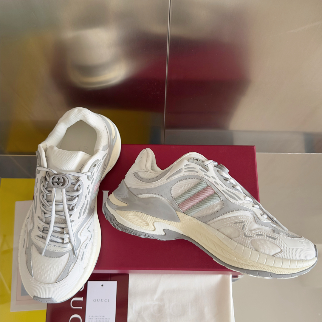 顶级版本：情侣款
Gucci古驰 2.0运动鞋 情侣款 复古 休闲鞋 跑鞋
原版购入开发 做货 这款Gu