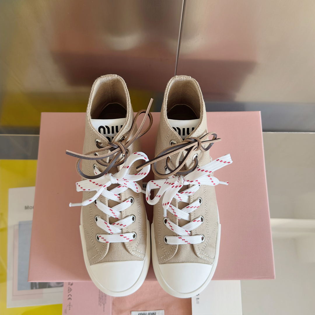 顶级版本：女款
MiuMiu 缪缪 最新款 水洗 丹宁 牛仔布 帆布鞋 厚底 休闲 运动鞋 
原版购入开