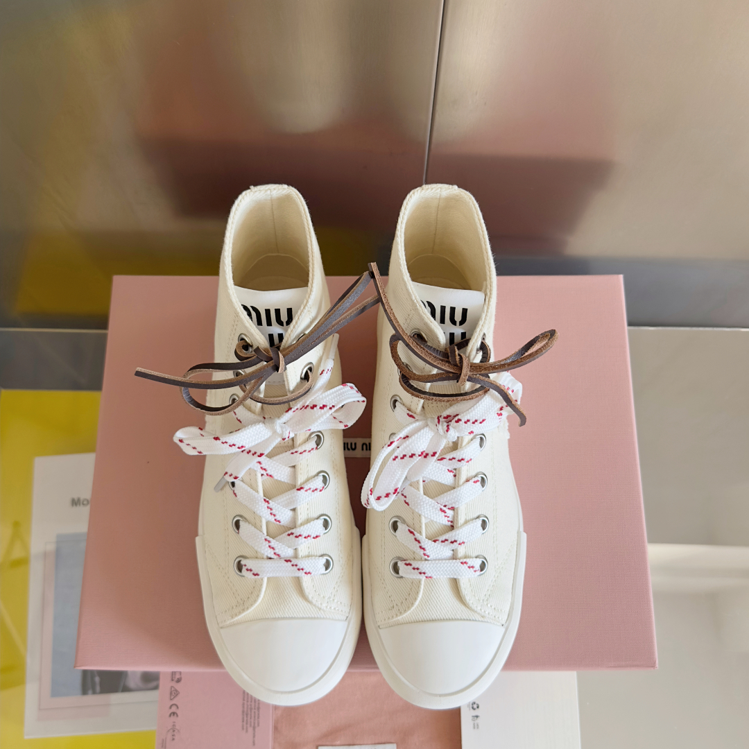 顶级版本：女款
MiuMiu 缪缪 最新款 水洗 丹宁 牛仔布 帆布鞋 厚底 休闲 运动鞋 
原版购入开