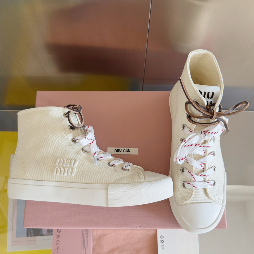 顶级版本：女款
MiuMiu 缪缪 最新款 水洗 丹宁 牛仔布 帆布鞋 厚底 休闲 运动鞋 
原版购入开