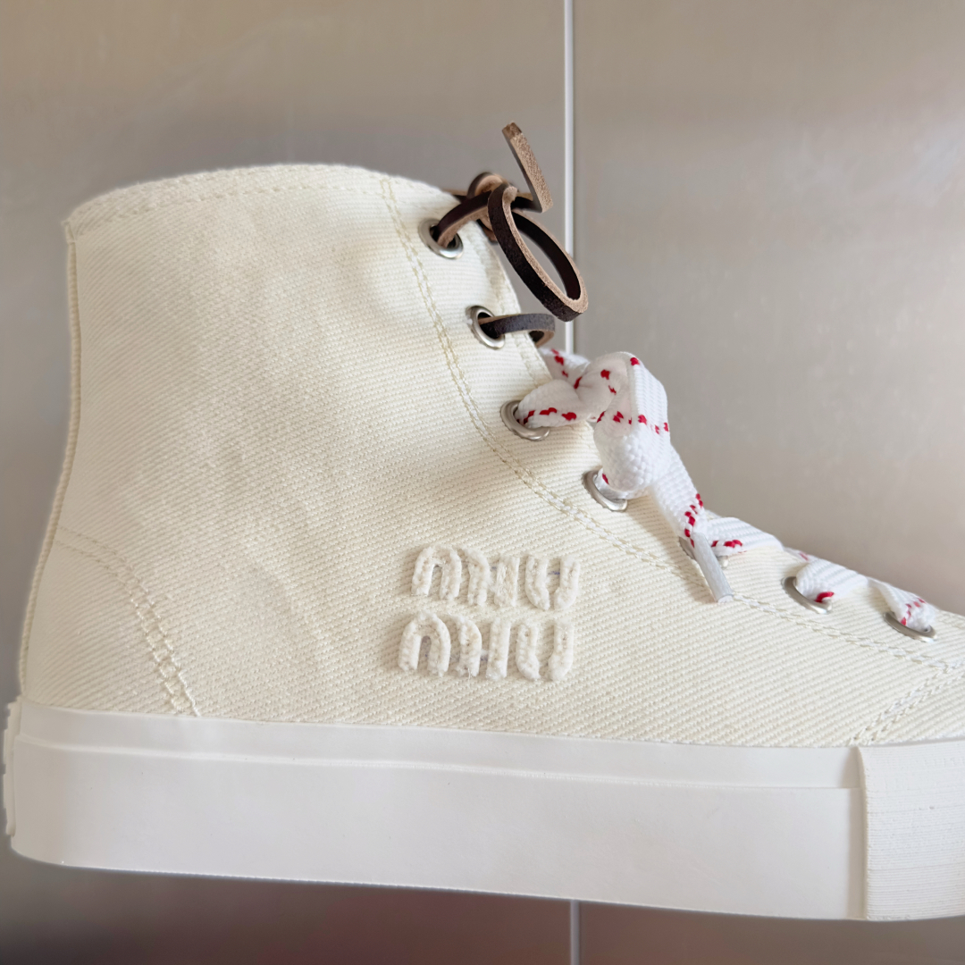 顶级版本：女款
MiuMiu 缪缪 最新款 水洗 丹宁 牛仔布 帆布鞋 厚底 休闲 运动鞋 
原版购入开