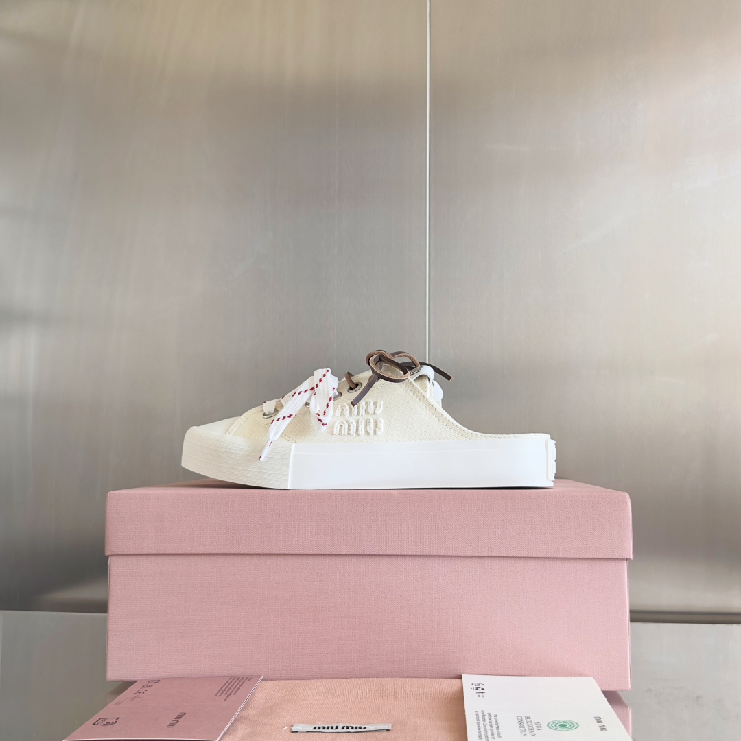 顶级版本：女款
MiuMiu 缪缪 最新款 水洗 丹宁 牛仔布 帆布鞋 厚底 休闲 运动鞋 
原版购入开