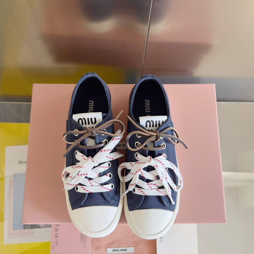顶级版本：女款
MiuMiu 缪缪 最新款 水洗 丹宁 牛仔布 帆布鞋 厚底 休闲 运动鞋 
原版购入开