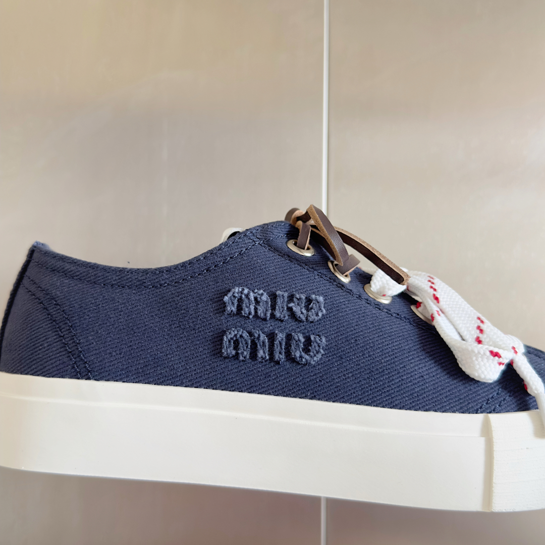 顶级版本：女款
MiuMiu 缪缪 最新款 水洗 丹宁 牛仔布 帆布鞋 厚底 休闲 运动鞋 
原版购入开