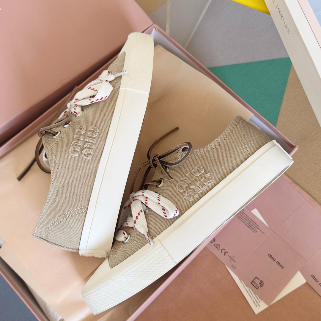 顶级版本：女款
MiuMiu 缪缪 最新款 水洗 丹宁 牛仔布 帆布鞋 厚底 休闲 运动鞋 
原版购入开