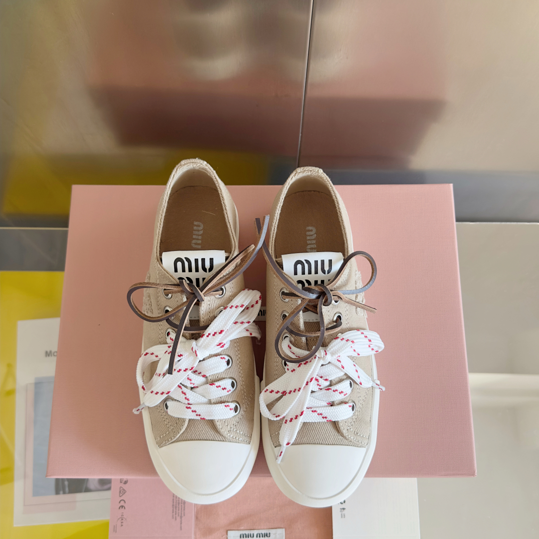 顶级版本：女款
MiuMiu 缪缪 最新款 水洗 丹宁 牛仔布 帆布鞋 厚底 休闲 运动鞋 
原版购入开