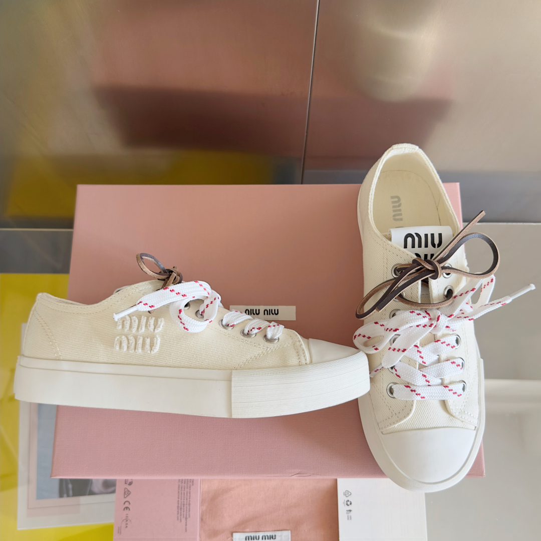 顶级版本：女款
MiuMiu 缪缪 最新款 水洗 丹宁 牛仔布 帆布鞋 厚底 休闲 运动鞋 
原版购入开