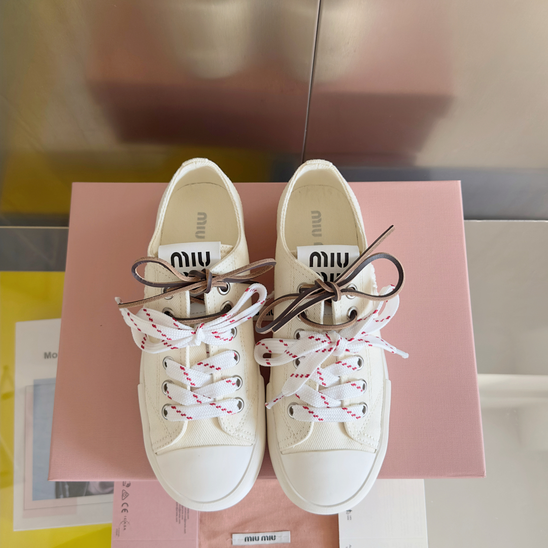 顶级版本：女款
MiuMiu 缪缪 最新款 水洗 丹宁 牛仔布 帆布鞋 厚底 休闲 运动鞋 
原版购入开