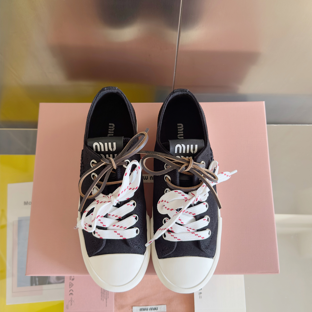 顶级版本：女款
MiuMiu 缪缪 最新款 水洗 丹宁 牛仔布 帆布鞋 厚底 休闲 运动鞋 
原版购入开