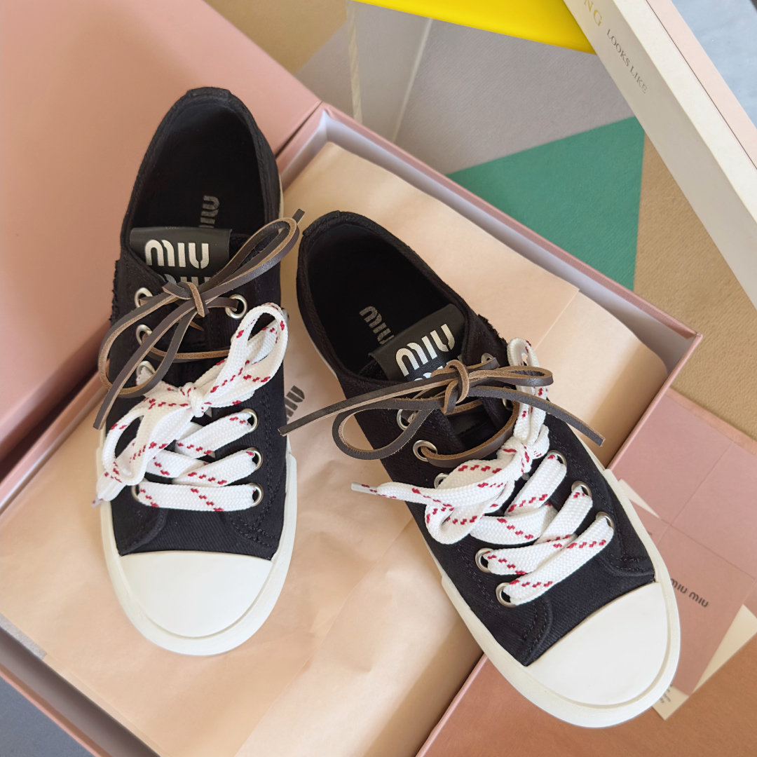 顶级版本：女款
MiuMiu 缪缪 最新款 水洗 丹宁 牛仔布 帆布鞋 厚底 休闲 运动鞋 
原版购入开