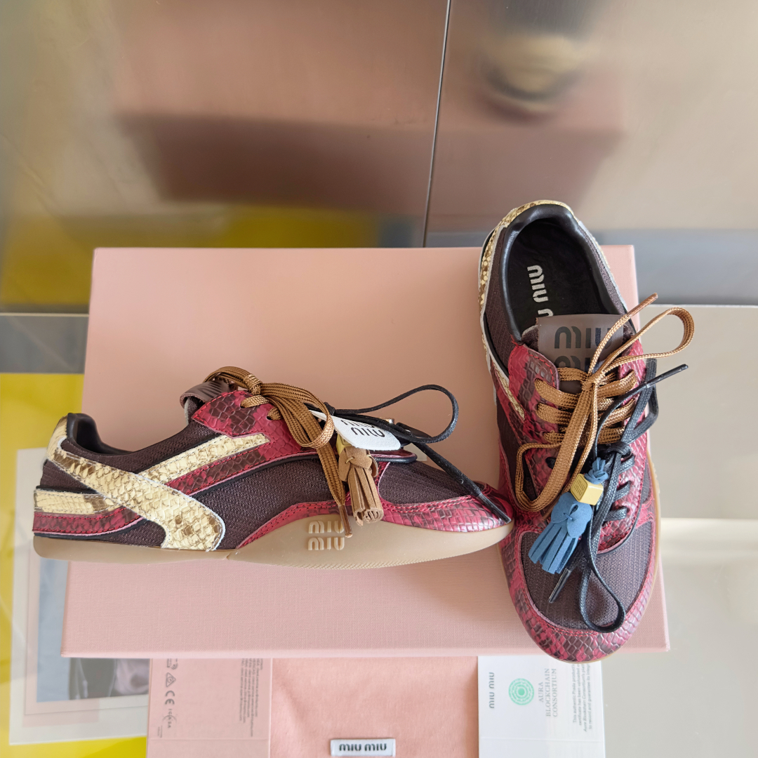 顶级版本MiuMiu缪缪 最新走秀款Gymnasium系列 拼色 休闲 运动鞋 德训鞋 阿甘鞋
原版购入