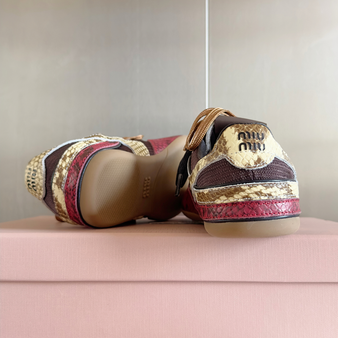 顶级版本MiuMiu缪缪 最新走秀款Gymnasium系列 拼色 休闲 运动鞋 德训鞋 阿甘鞋
原版购入
