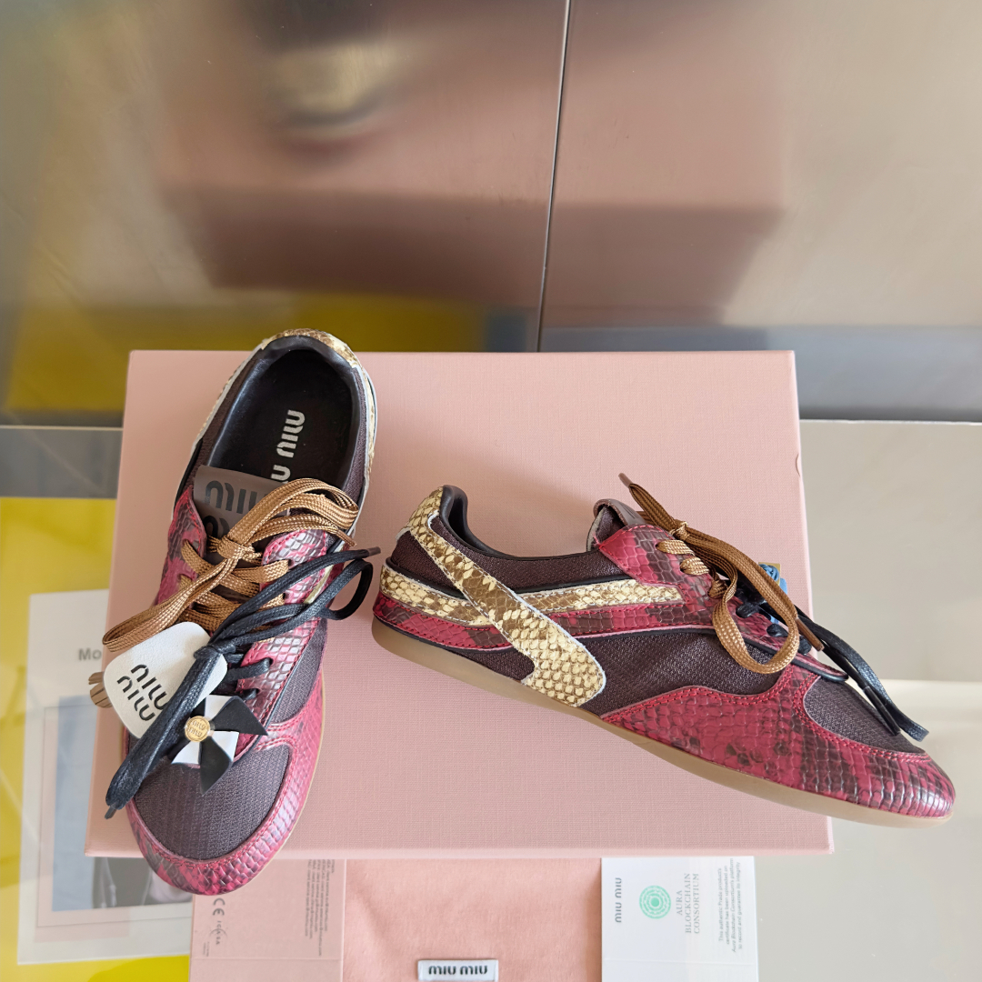 顶级版本MiuMiu缪缪 最新走秀款Gymnasium系列 拼色 休闲 运动鞋 德训鞋 阿甘鞋
原版购入