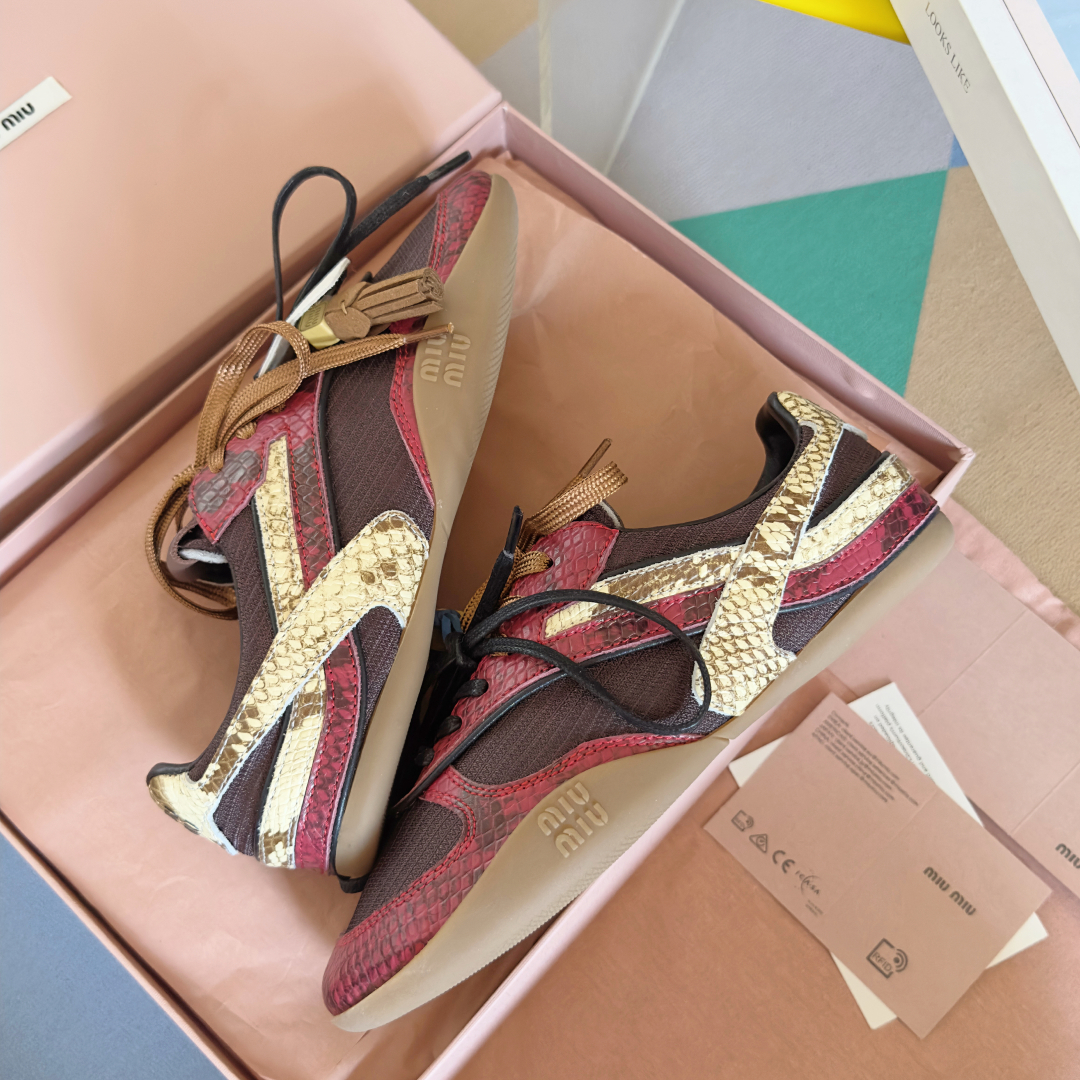 顶级版本MiuMiu缪缪 最新走秀款Gymnasium系列 拼色 休闲 运动鞋 德训鞋 阿甘鞋
原版购入