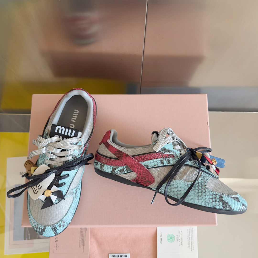 顶级版本MiuMiu缪缪 最新走秀款Gymnasium系列 拼色 休闲 运动鞋 德训鞋 阿甘鞋
原版购入