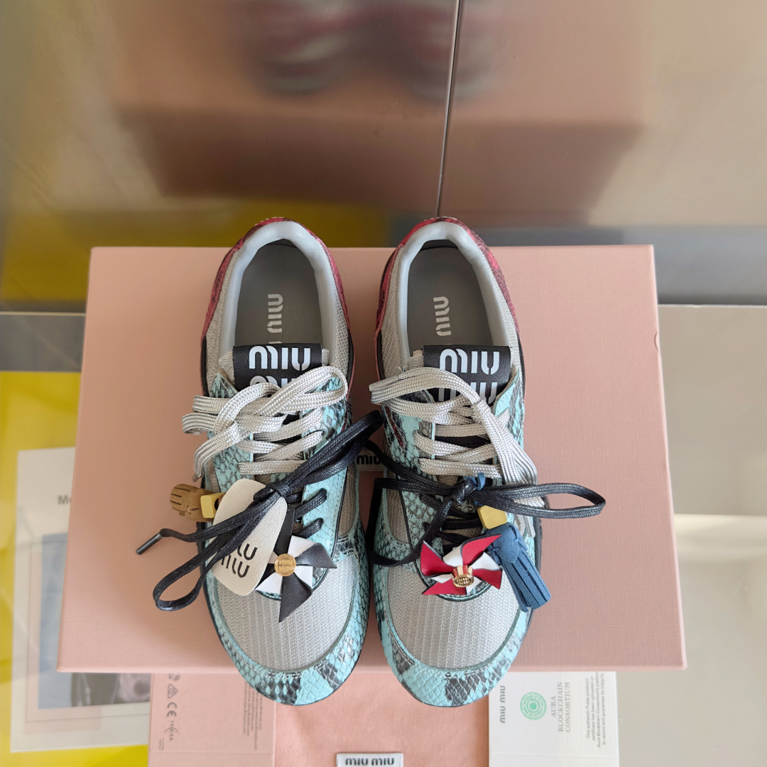 顶级版本MiuMiu缪缪 最新走秀款Gymnasium系列 拼色 休闲 运动鞋 德训鞋 阿甘鞋
原版购入