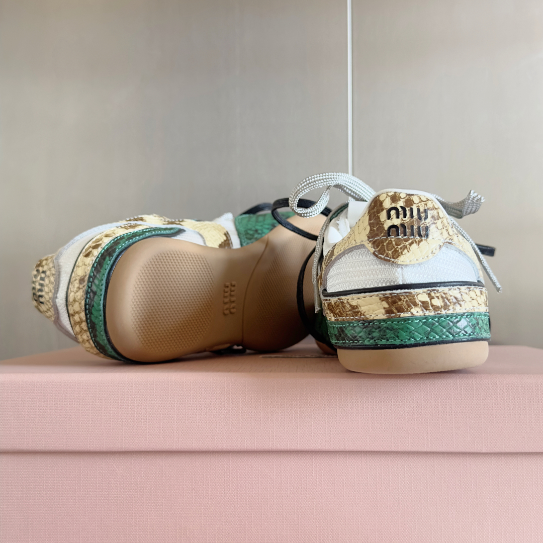 顶级版本MiuMiu缪缪 最新走秀款Gymnasium系列 拼色 休闲 运动鞋 德训鞋 阿甘鞋
原版购入