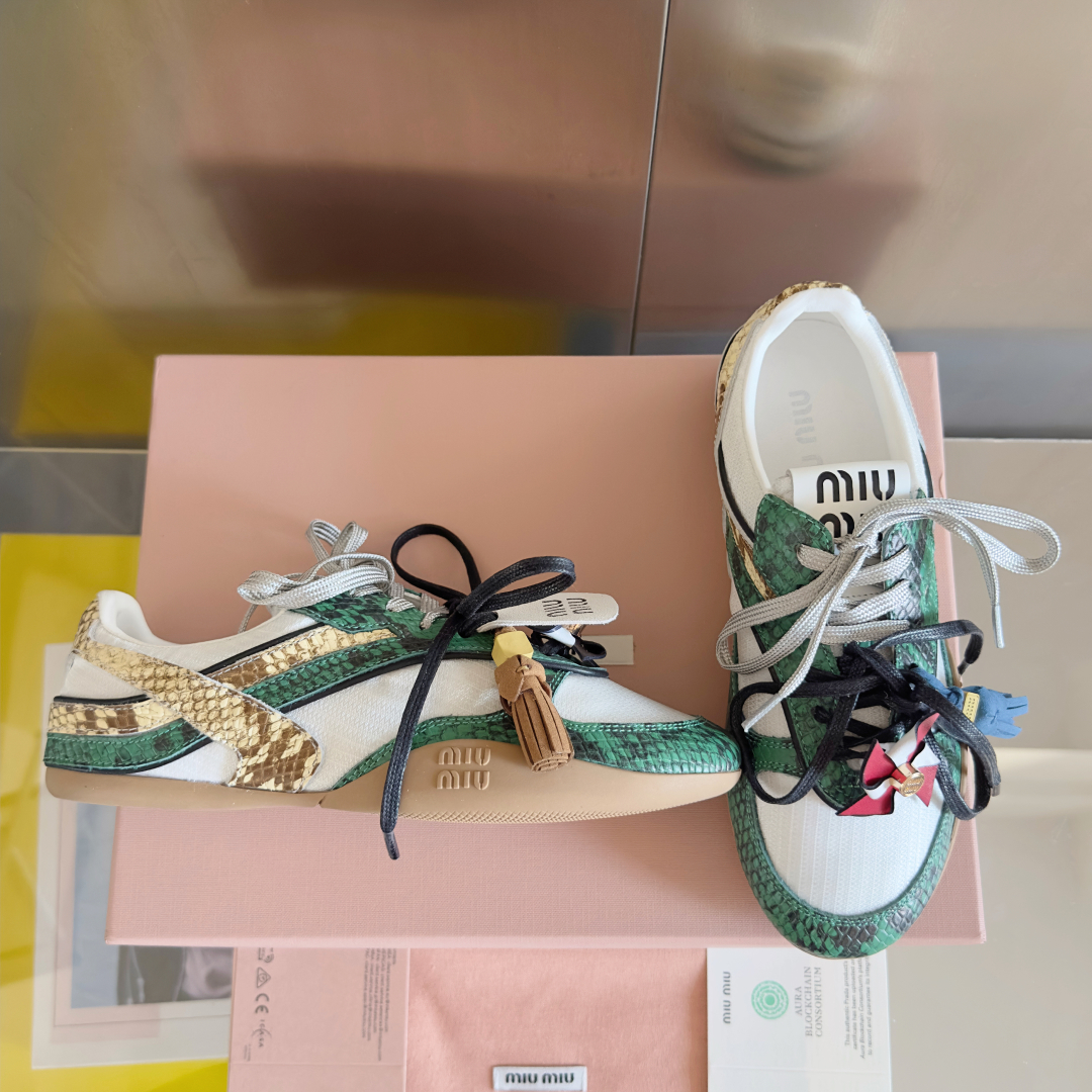 顶级版本MiuMiu缪缪 最新走秀款Gymnasium系列 拼色 休闲 运动鞋 德训鞋 阿甘鞋
原版购入
