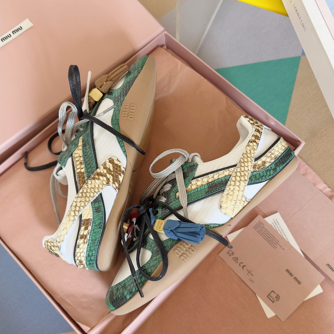 顶级版本MiuMiu缪缪 最新走秀款Gymnasium系列 拼色 休闲 运动鞋 德训鞋 阿甘鞋
原版购入