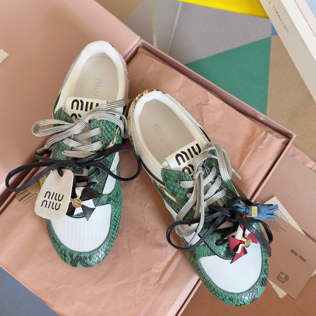 顶级版本MiuMiu缪缪 最新走秀款Gymnasium系列 拼色 休闲 运动鞋 德训鞋 阿甘鞋
原版购入