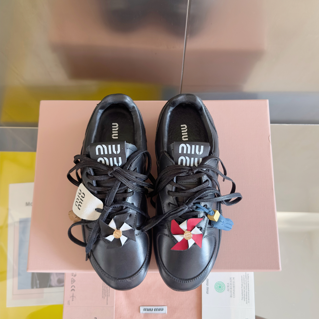 顶级版本MiuMiu缪缪 最新走秀款Gymnasium系列 拼色 休闲 运动鞋 德训鞋 阿甘鞋
原版购入